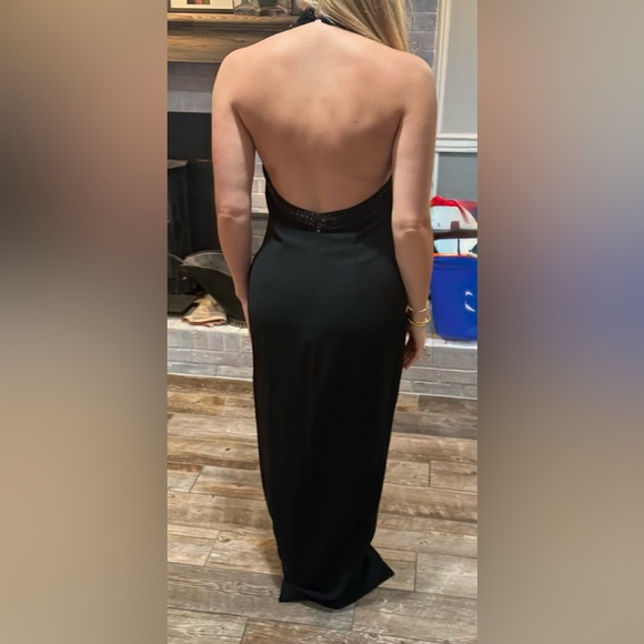 Elegant Black Evening Dress - Picture 5 of 13